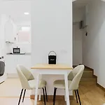 Blueground Sarria Ac Balcony Nr Pedralbes Bcn-173